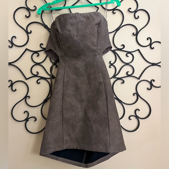 NWT Windsor Iconic Allure Faux Leather Strapless Bodycon Mini Dress - Picture 3 of 6